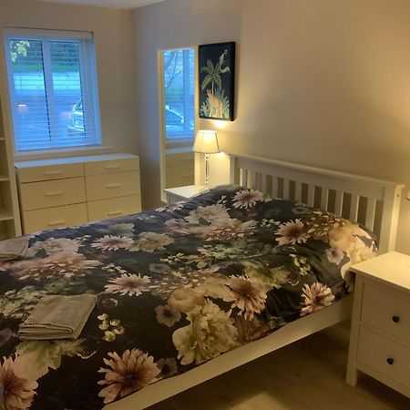 Quite And Cozy 2 Bedroom Apartment Голуей Екстериор снимка