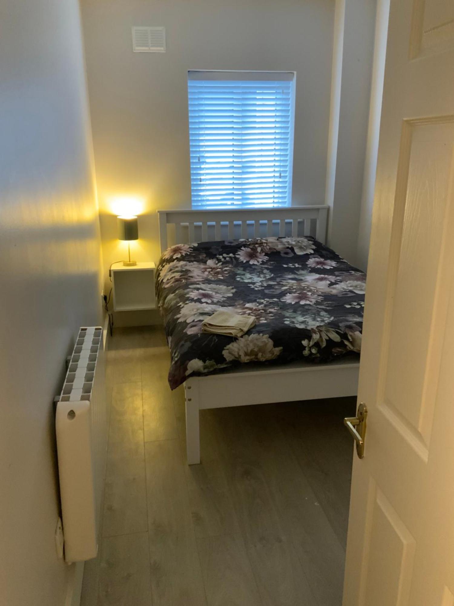 Quite And Cozy 2 Bedroom Apartment Голуей Екстериор снимка