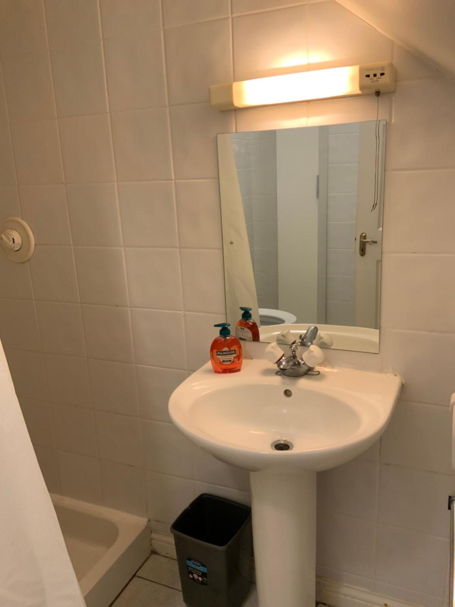 Quite And Cozy 2 Bedroom Apartment Голуей Екстериор снимка