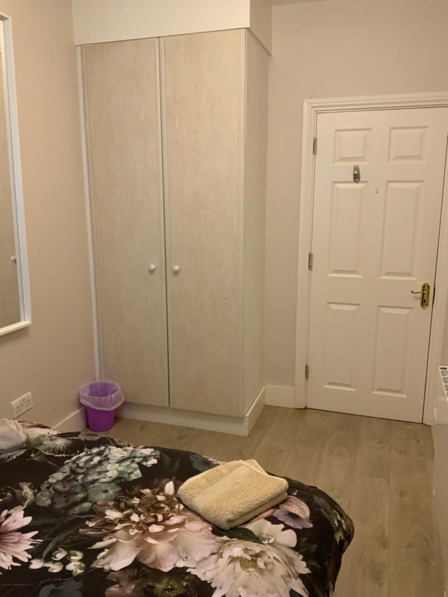 Quite And Cozy 2 Bedroom Apartment Голуей Екстериор снимка